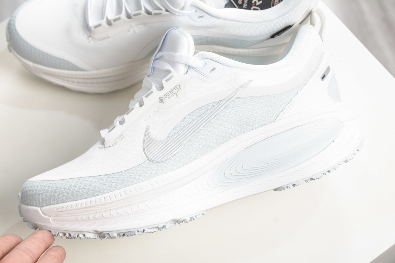 180 Nike Air Zoom Vomero 18 GTX HQ7001-100-Chinese UA Cheap High Quatity Brand Clothes Bags handbags Sneakers wholesale wholesaler seller from China Factory suppliers Fashion Clothing Shoes best Quality Beautiful Price 180 Nike Air Zoom Vomero 18 GTX HQ7001-100
