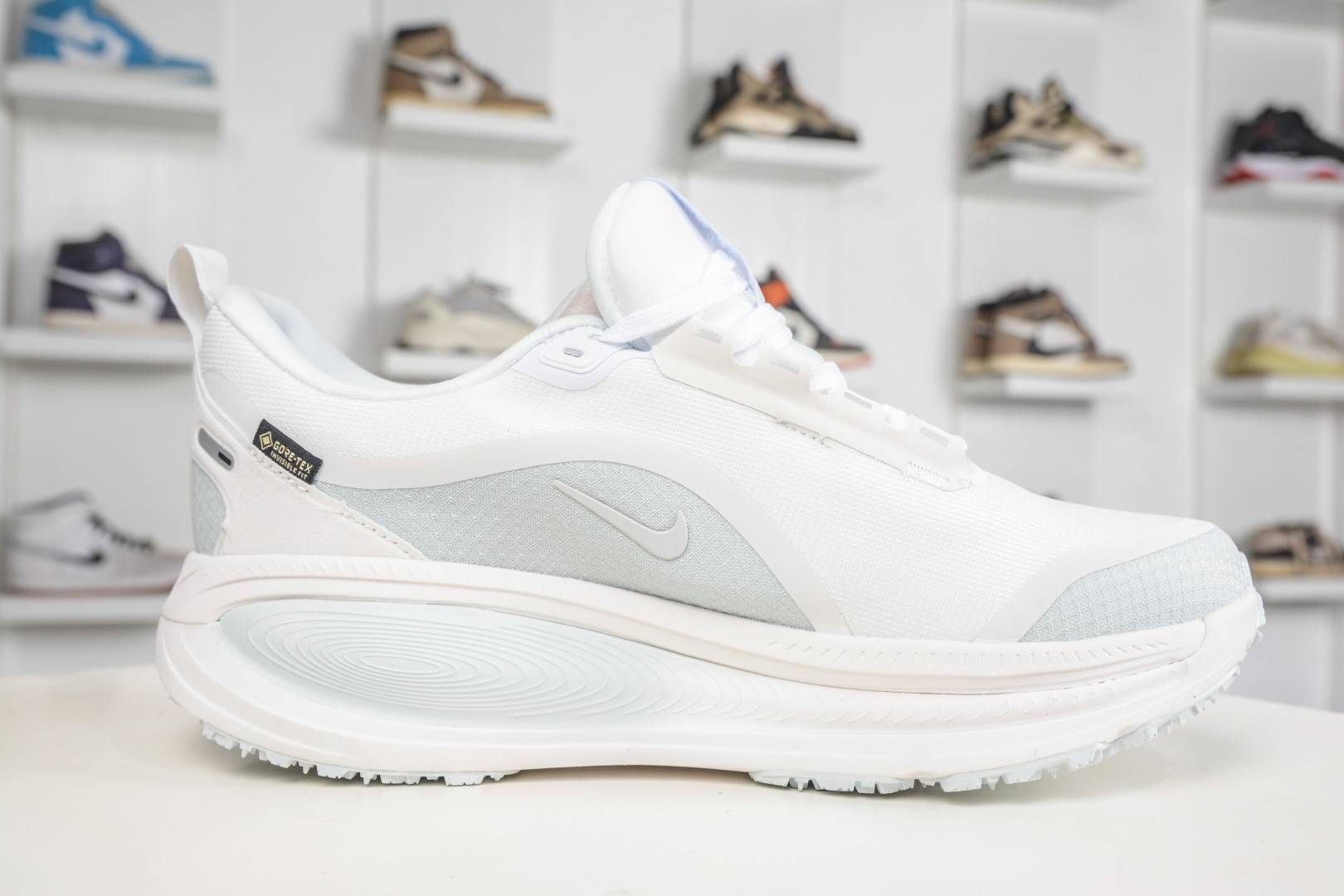 180 Nike Air Zoom Vomero 18 GTX HQ7001-100-Chinese UA Cheap High Quatity Brand Clothes Bags handbags Sneakers wholesale wholesaler seller from China Factory suppliers Fashion Clothing Shoes best Quality Beautiful Price 180 Nike Air Zoom Vomero 18 GTX HQ7001-100