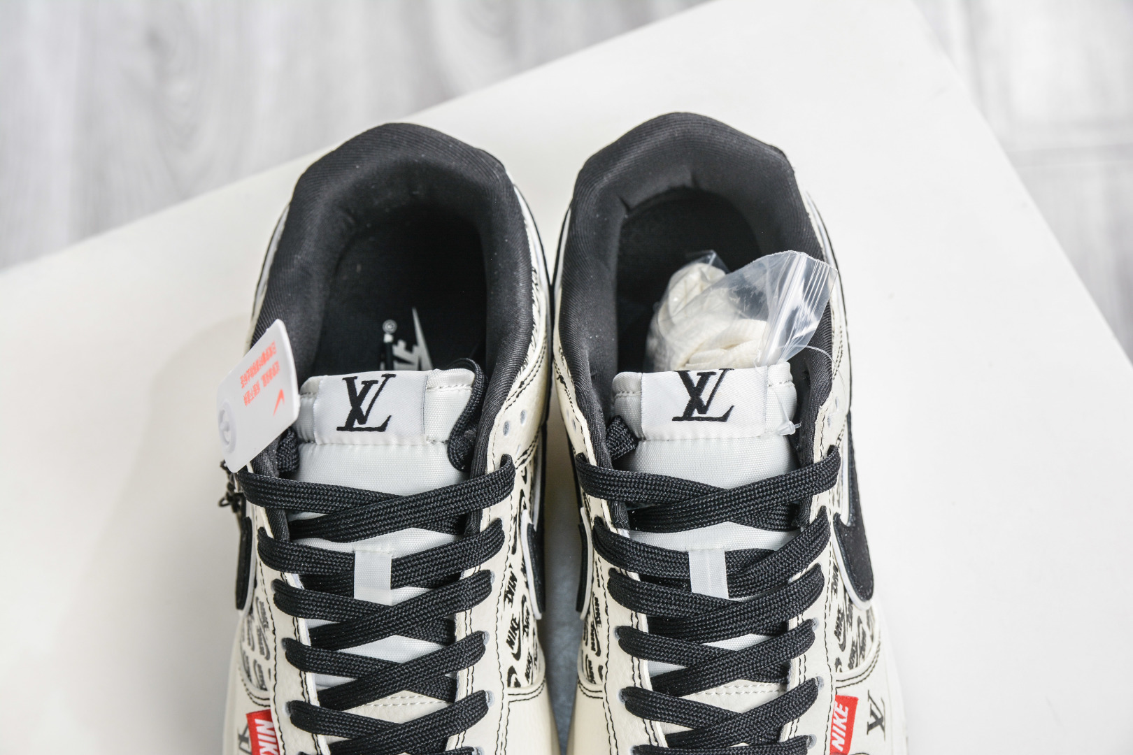 270 Nike SB Dunk Low x Louis Vuitton LV联名-白黑 MN1688-103-Chinese UA Cheap High Quatity Brand Clothes Bags handbags Sneakers wholesale wholesaler seller from China Factory suppliers Fashion Clothing Shoes best Quality Beautiful Price 270 Nike SB Dunk Low x Louis Vuitton LV联名-白黑 MN1688-103