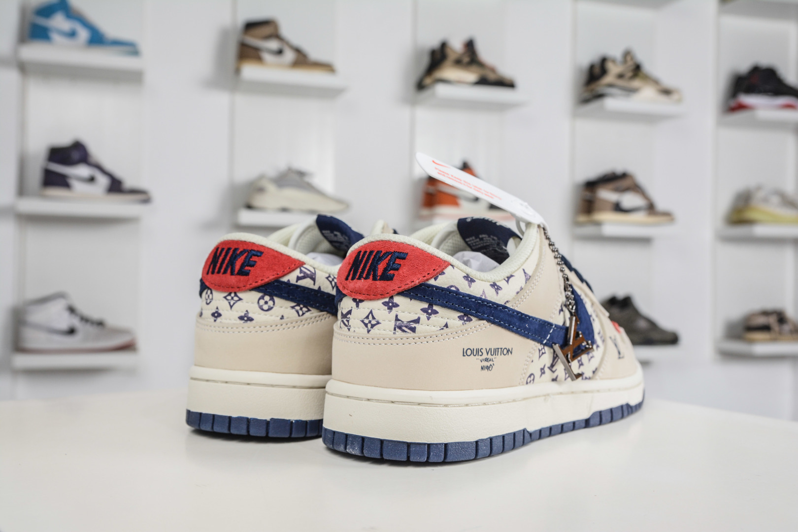 270 Nike SB Dunk Low x Louis Vuitton LV联名-米白蓝红 DN3168-020-Chinese UA Cheap High Quatity Brand Clothes Bags handbags Sneakers wholesale wholesaler seller from China Factory suppliers Fashion Clothing Shoes best Quality Beautiful Price 270 Nike SB Dunk Low x Louis Vuitton LV联名-米白蓝红 DN3168-020