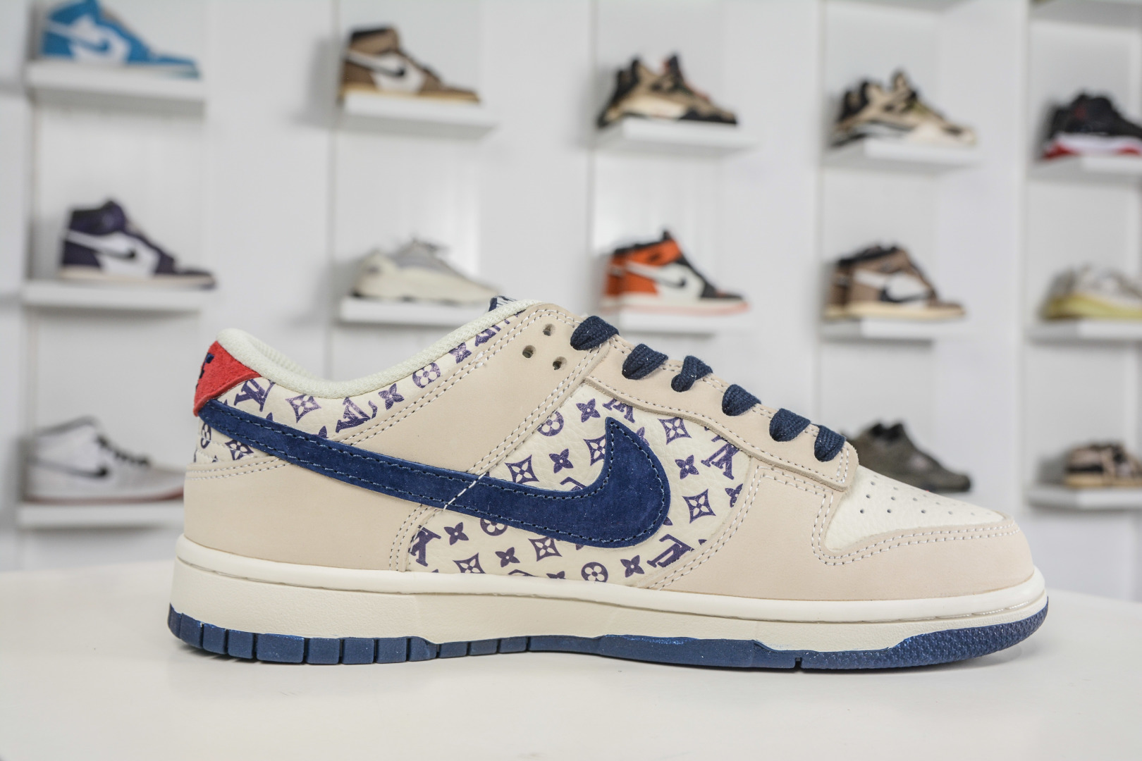 270 Nike SB Dunk Low x Louis Vuitton LV联名-米白蓝红 DN3168-020-Chinese UA Cheap High Quatity Brand Clothes Bags handbags Sneakers wholesale wholesaler seller from China Factory suppliers Fashion Clothing Shoes best Quality Beautiful Price 270 Nike SB Dunk Low x Louis Vuitton LV联名-米白蓝红 DN3168-020