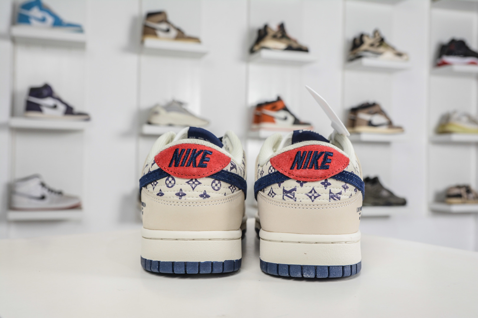270 Nike SB Dunk Low x Louis Vuitton LV联名-米白蓝红 DN3168-020-Chinese UA Cheap High Quatity Brand Clothes Bags handbags Sneakers wholesale wholesaler seller from China Factory suppliers Fashion Clothing Shoes best Quality Beautiful Price 270 Nike SB Dunk Low x Louis Vuitton LV联名-米白蓝红 DN3168-020