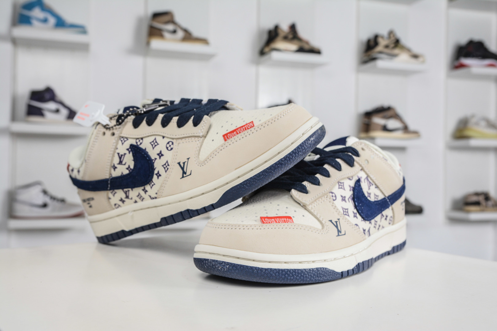 270 Nike SB Dunk Low x Louis Vuitton LV联名-米白蓝红 DN3168-020-Chinese UA Cheap High Quatity Brand Clothes Bags handbags Sneakers wholesale wholesaler seller from China Factory suppliers Fashion Clothing Shoes best Quality Beautiful Price 270 Nike SB Dunk Low x Louis Vuitton LV联名-米白蓝红 DN3168-020
