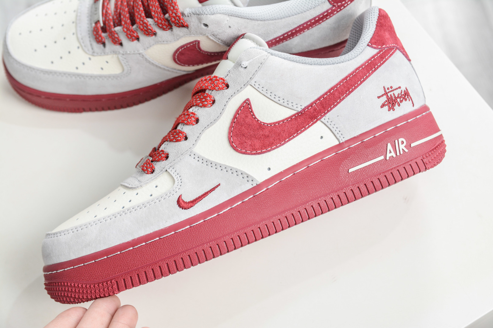 260 Stussy x NIke Air Force 1 斯图西联名- 米灰红 JP8028-076-Chinese UA Cheap High Quatity Brand Clothes Bags handbags Sneakers wholesale wholesaler seller from China Factory suppliers Fashion Clothing Shoes best Quality Beautiful Price 260 Stussy x NIke Air Force 1 斯图西联名- 米灰红 JP8028-076