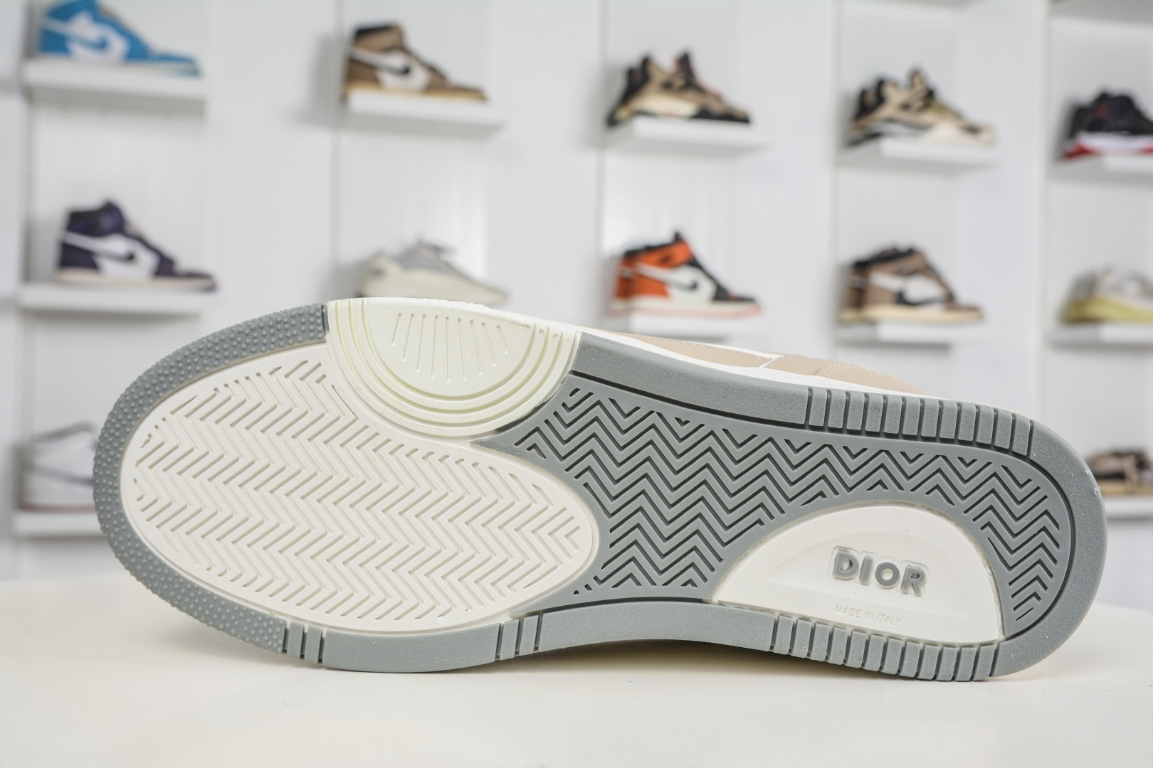 210 迪奥/Dior B27 Oblique Galaxy Low Sneakers B27系列低帮复古真皮百搭运动休闲板鞋 3SN272ZIR1-Chinese UA Cheap High Quatity Brand Clothes Bags handbags Sneakers wholesale wholesaler seller from China Factory suppliers Fashion Clothing Shoes best Quality Beautiful Price 210 迪奥/Dior B27 Oblique Galaxy Low Sneakers B27系列低帮复古真皮百搭运动休闲板鞋 3SN272ZIR1