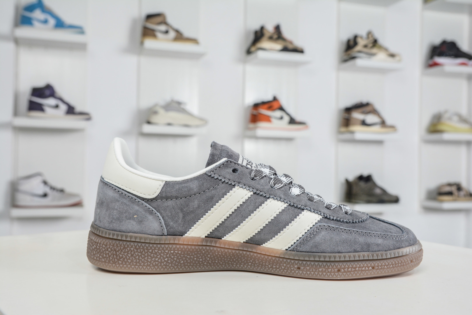 150 adidas originals HANDBALL SPEZIAL 灰白 KJ6303-Chinese UA Cheap High Quatity Brand Clothes Bags handbags Sneakers wholesale wholesaler seller from China Factory suppliers Fashion Clothing Shoes best Quality Beautiful Price 150 adidas originals HANDBALL SPEZIAL 灰白 KJ6303