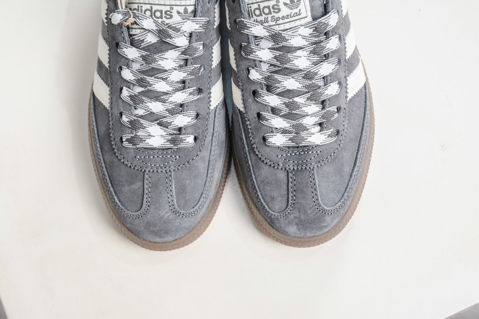 150 adidas originals HANDBALL SPEZIAL 灰白 KJ6303-Chinese UA Cheap High Quatity Brand Clothes Bags handbags Sneakers wholesale wholesaler seller from China Factory suppliers Fashion Clothing Shoes best Quality Beautiful Price 150 adidas originals HANDBALL SPEZIAL 灰白 KJ6303