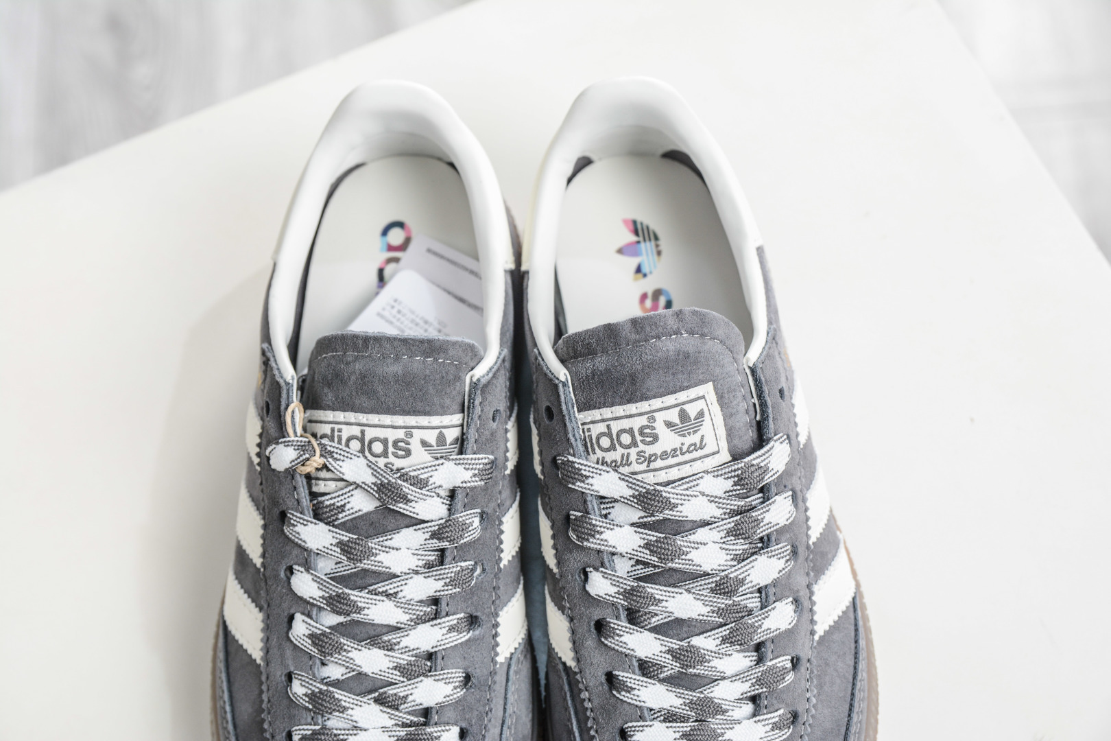 150 adidas originals HANDBALL SPEZIAL 灰白 KJ6303-Chinese UA Cheap High Quatity Brand Clothes Bags handbags Sneakers wholesale wholesaler seller from China Factory suppliers Fashion Clothing Shoes best Quality Beautiful Price 150 adidas originals HANDBALL SPEZIAL 灰白 KJ6303