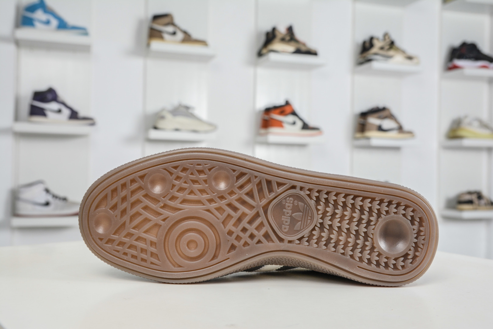 150 adidas originals HANDBALL SPEZIAL 灰白 KJ6303-Chinese UA Cheap High Quatity Brand Clothes Bags handbags Sneakers wholesale wholesaler seller from China Factory suppliers Fashion Clothing Shoes best Quality Beautiful Price 150 adidas originals HANDBALL SPEZIAL 灰白 KJ6303