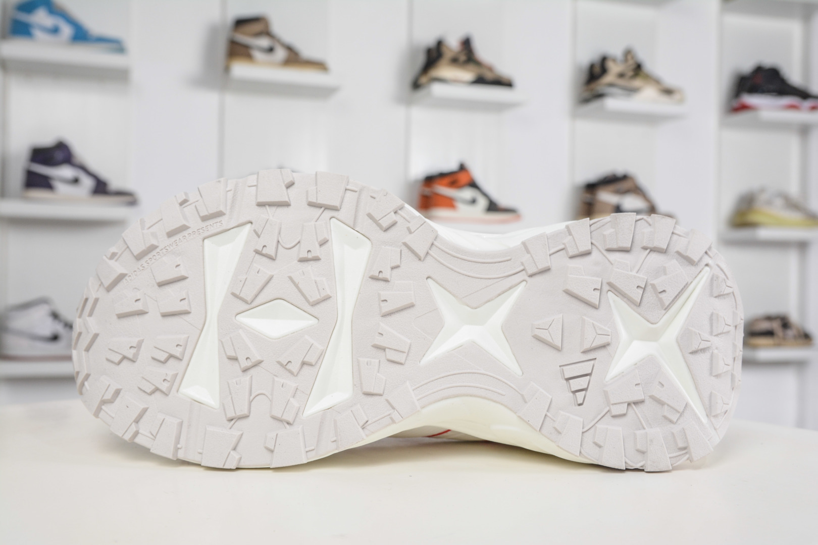 190 Adidas XLG STORM EDGE 阿迪达斯 舒适 防滑 老爹鞋 鞋面由轻薄透气的网布制成 KI1855-Chinese UA Cheap High Quatity Brand Clothes Bags handbags Sneakers wholesale wholesaler seller from China Factory suppliers Fashion Clothing Shoes best Quality Beautiful Price 190 Adidas XLG STORM EDGE 阿迪达斯 舒适 防滑 老爹鞋 鞋面由轻薄透气的网布制成 KI1855