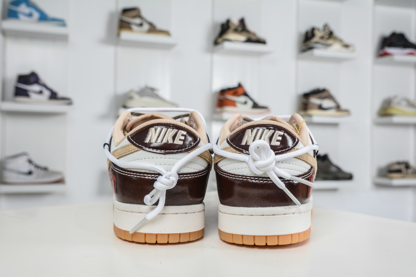 290 Nike SB Dunk Low 马年限定 白酒红棕勾绑带 YX5066-C90-Chinese UA Cheap High Quatity Brand Clothes Bags handbags Sneakers wholesale wholesaler seller from China Factory suppliers Fashion Clothing Shoes best Quality Beautiful Price 290 Nike SB Dunk Low 马年限定 白酒红棕勾绑带 YX5066-C90