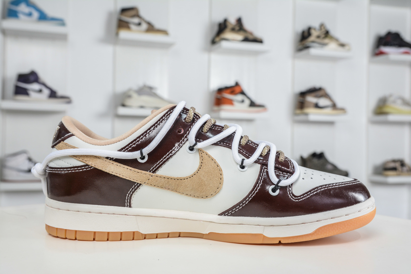 290 Nike SB Dunk Low 马年限定 白酒红棕勾绑带 YX5066-C90-Chinese UA Cheap High Quatity Brand Clothes Bags handbags Sneakers wholesale wholesaler seller from China Factory suppliers Fashion Clothing Shoes best Quality Beautiful Price 290 Nike SB Dunk Low 马年限定 白酒红棕勾绑带 YX5066-C90