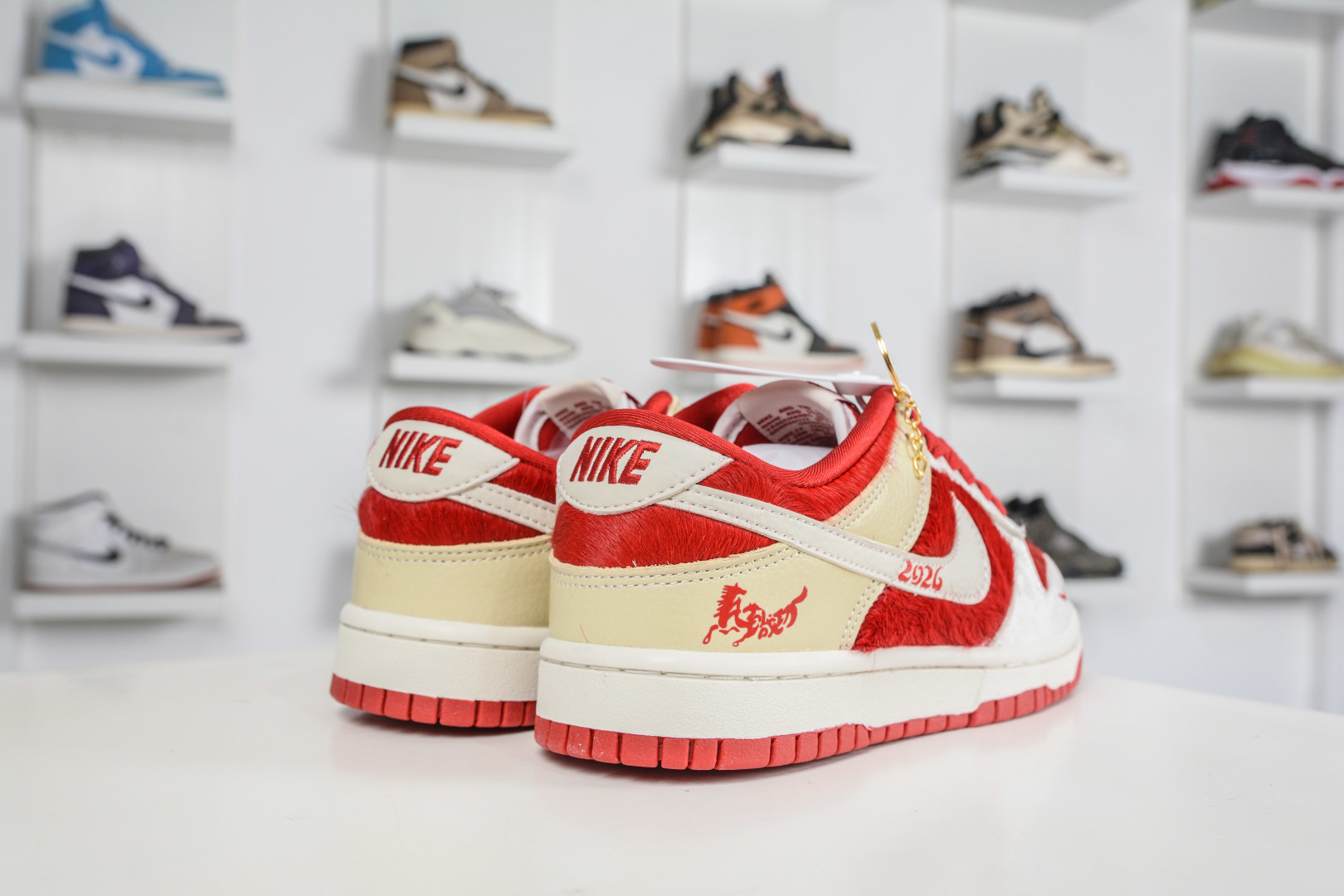 290 Nike SB Dunk Low 马年限定 米白红马毛 DS6608-020-Chinese UA Cheap High Quatity Brand Clothes Bags handbags Sneakers wholesale wholesaler seller from China Factory suppliers Fashion Clothing Shoes best Quality Beautiful Price 290 Nike SB Dunk Low 马年限定 米白红马毛 DS6608-020