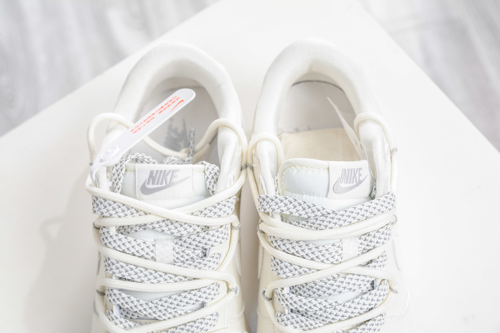 290 Nike SB Dunk Low 耐克联名-白灰三小勾绑带 JP2026-103