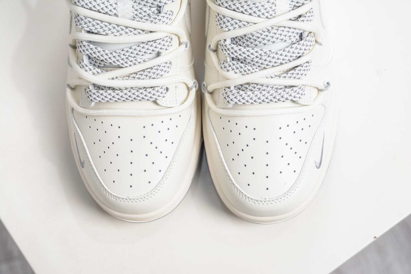 290 Nike SB Dunk Low 耐克联名-白灰三小勾绑带 JP2026-103