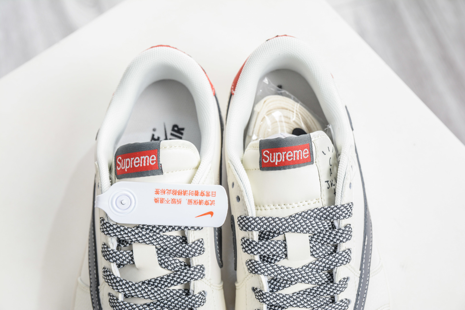 270 Supreme x Travis Scott x Air Jordan 1 Low乔丹1代低帮倒钩北面Sup联名-米灰红 QW5088-210-Chinese UA Cheap High Quatity Brand Clothes Bags handbags Sneakers wholesale wholesaler seller from China Factory suppliers Fashion Clothing Shoes best Quality Beautiful Price 270 Supreme x Travis Scott x Air Jordan 1 Low乔丹1代低帮倒钩北面Sup联名-米灰红 QW5088-210