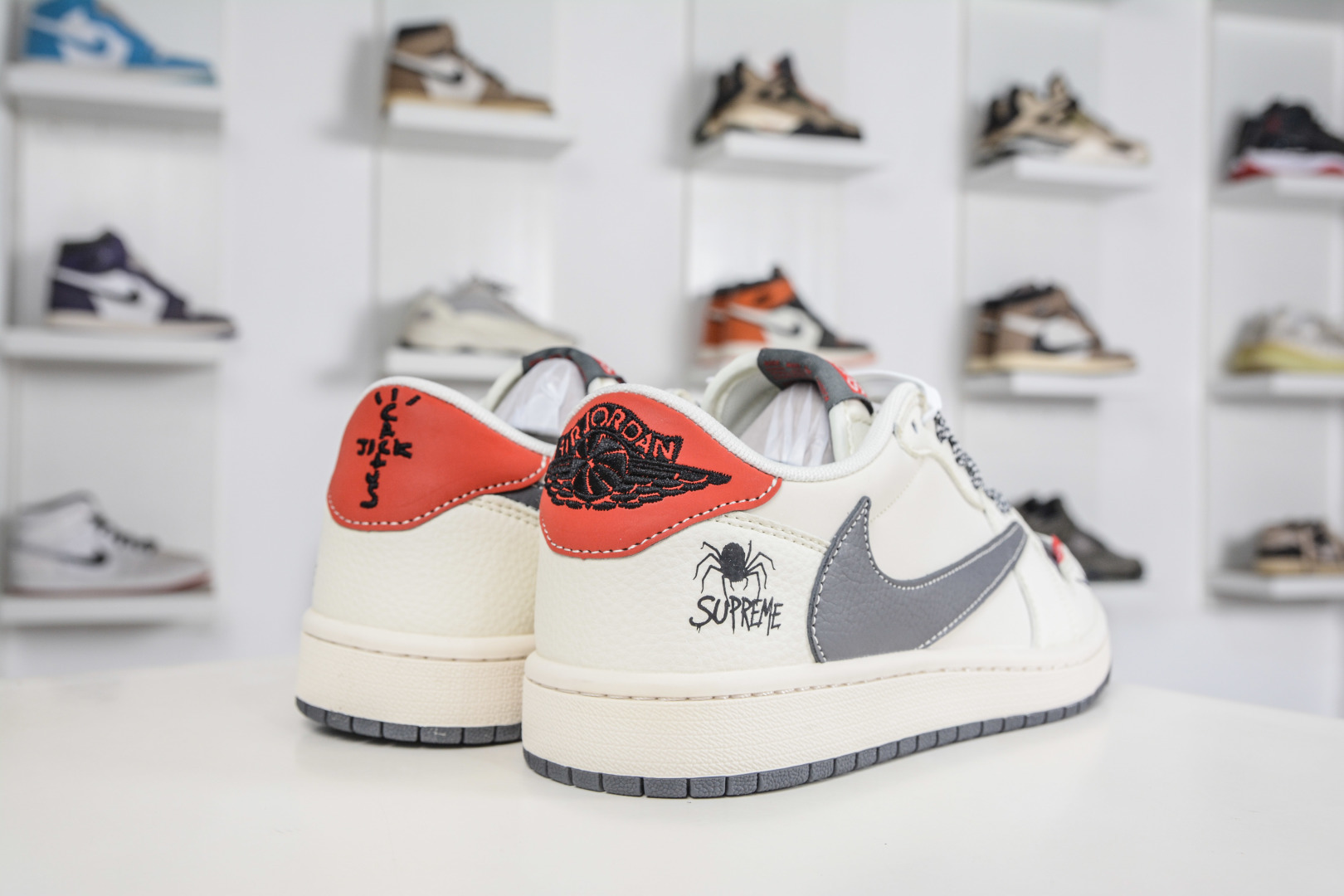 270 Supreme x Travis Scott x Air Jordan 1 Low乔丹1代低帮倒钩北面Sup联名-米灰红 QW5088-210-Chinese UA Cheap High Quatity Brand Clothes Bags handbags Sneakers wholesale wholesaler seller from China Factory suppliers Fashion Clothing Shoes best Quality Beautiful Price 270 Supreme x Travis Scott x Air Jordan 1 Low乔丹1代低帮倒钩北面Sup联名-米灰红 QW5088-210