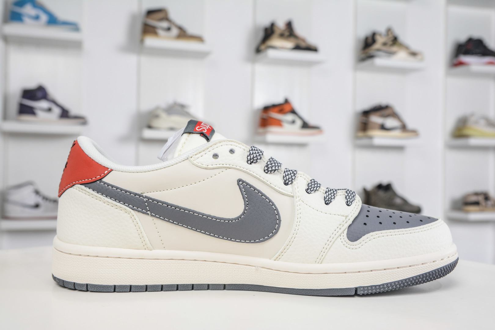 270 Supreme x Travis Scott x Air Jordan 1 Low乔丹1代低帮倒钩北面Sup联名-米灰红 QW5088-210-Chinese UA Cheap High Quatity Brand Clothes Bags handbags Sneakers wholesale wholesaler seller from China Factory suppliers Fashion Clothing Shoes best Quality Beautiful Price 270 Supreme x Travis Scott x Air Jordan 1 Low乔丹1代低帮倒钩北面Sup联名-米灰红 QW5088-210