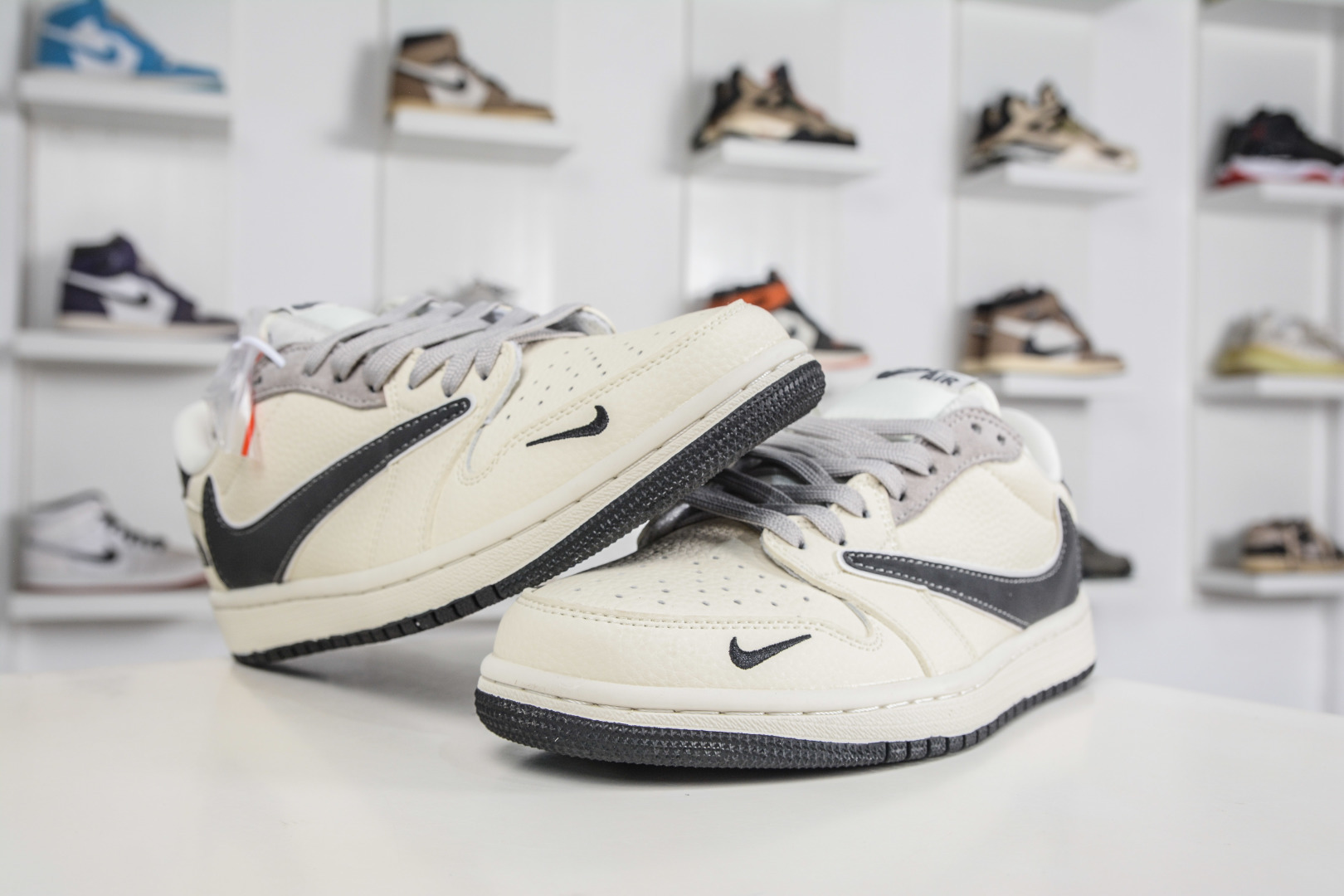 270 TS x Air Jordan 1 Retro Low x The North Face 北面联名-米白黑 LD2028-071