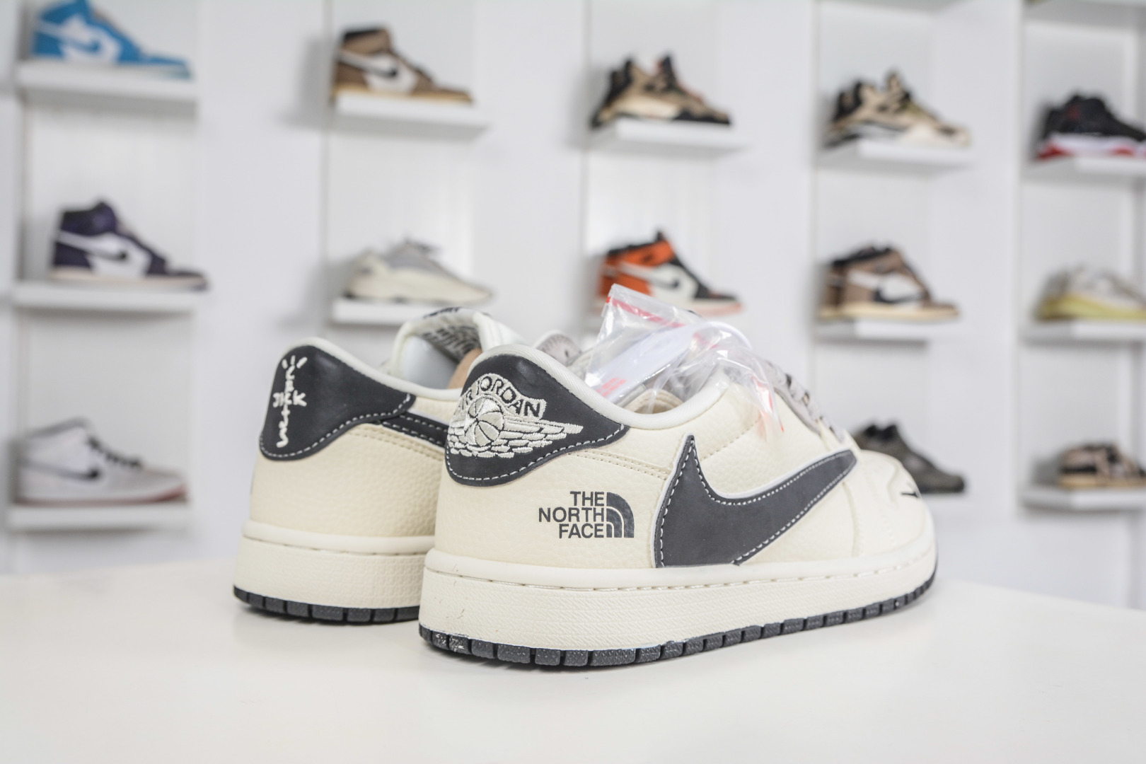 270 TS x Air Jordan 1 Retro Low x The North Face 北面联名-米白黑 LD2028-071