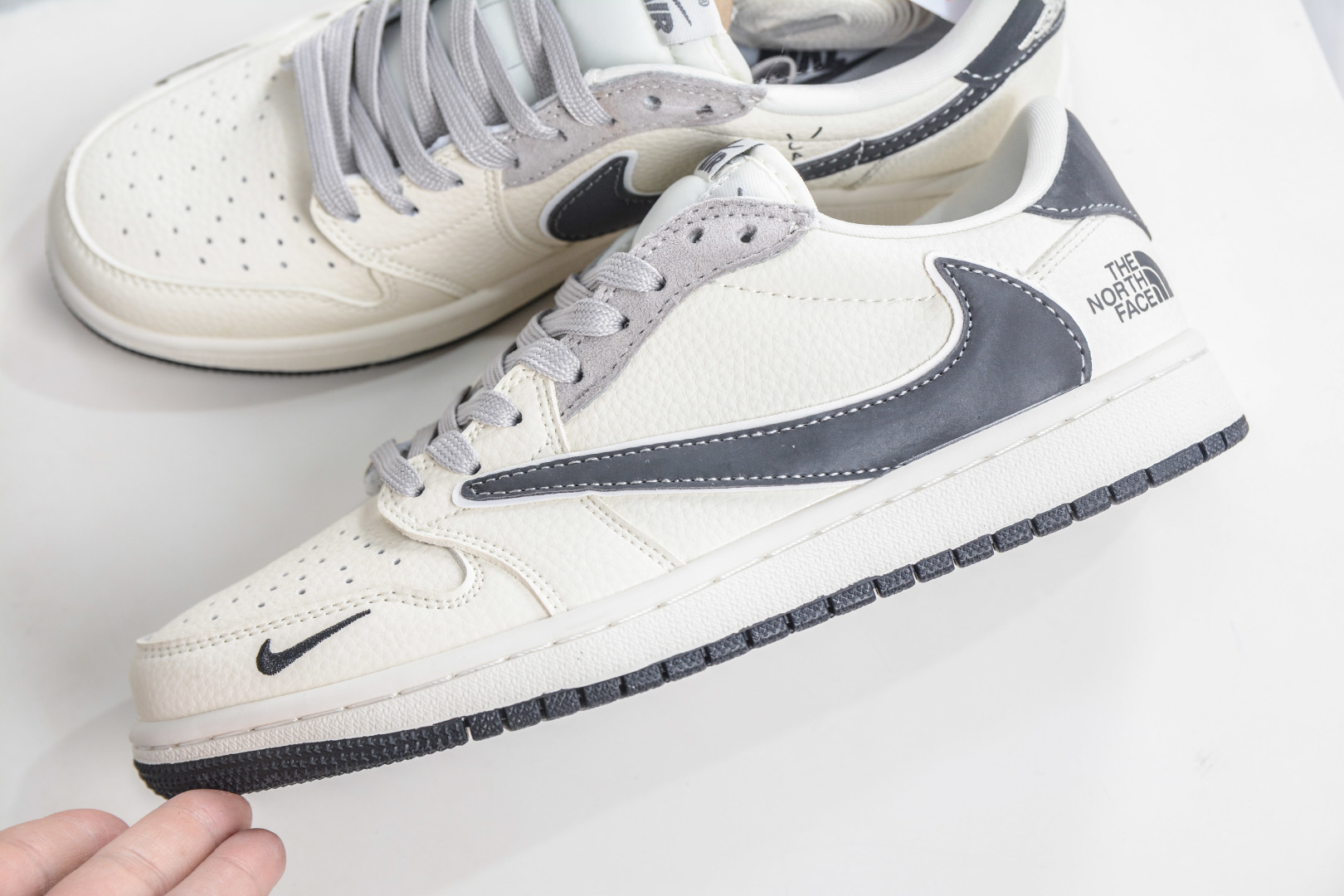 270 TS x Air Jordan 1 Retro Low x The North Face 北面联名-米白黑 LD2028-071
