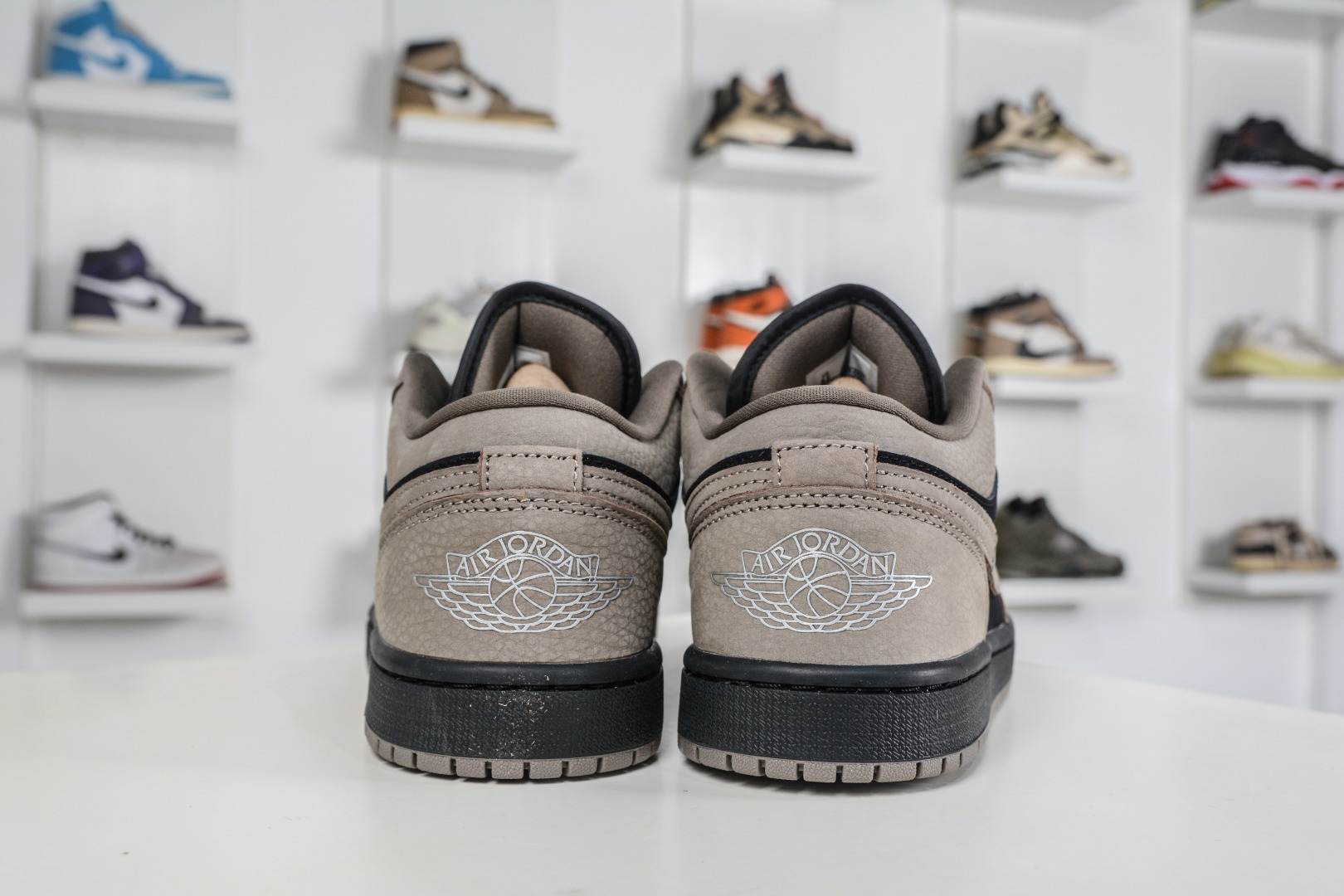 220 DTAir Jordan AJ1 Low 低帮 摩卡黑棕 IB7109-005-Chinese UA Cheap High Quatity Brand Clothes Bags handbags Sneakers wholesale wholesaler seller from China Factory suppliers Fashion Clothing Shoes best Quality Beautiful Price 220 DTAir Jordan AJ1 Low 低帮 摩卡黑棕 IB7109-005