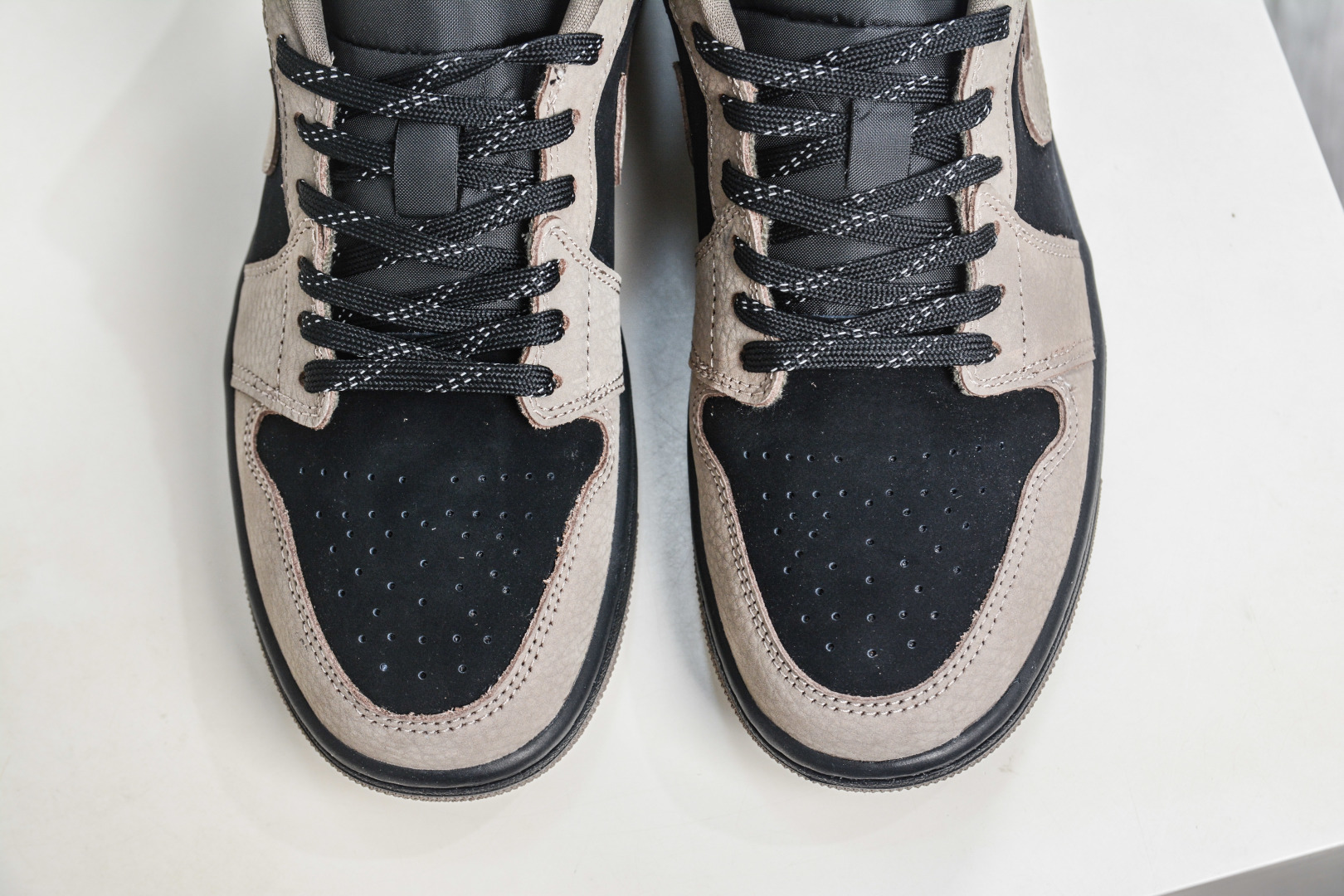 220 DTAir Jordan AJ1 Low 低帮 摩卡黑棕 IB7109-005-Chinese UA Cheap High Quatity Brand Clothes Bags handbags Sneakers wholesale wholesaler seller from China Factory suppliers Fashion Clothing Shoes best Quality Beautiful Price 220 DTAir Jordan AJ1 Low 低帮 摩卡黑棕 IB7109-005