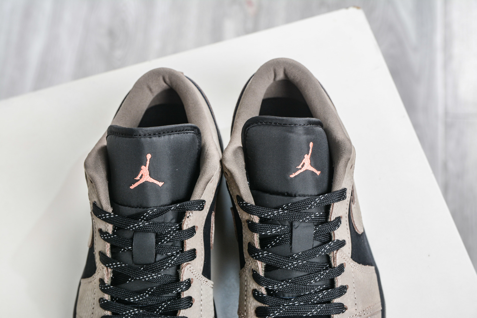 220 DTAir Jordan AJ1 Low 低帮 摩卡黑棕 IB7109-005-Chinese UA Cheap High Quatity Brand Clothes Bags handbags Sneakers wholesale wholesaler seller from China Factory suppliers Fashion Clothing Shoes best Quality Beautiful Price 220 DTAir Jordan AJ1 Low 低帮 摩卡黑棕 IB7109-005