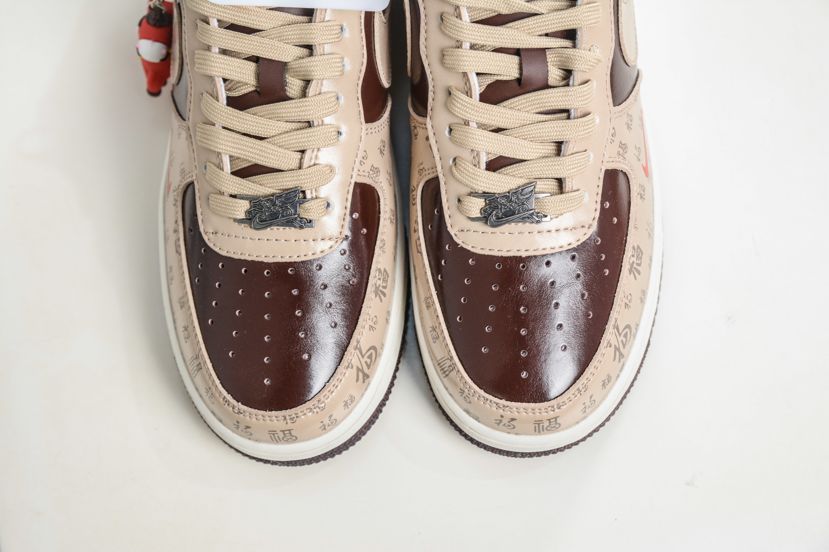 260 Nike Air Force 1 Low 07 马年限定 福韵米红 NH0601-501-Chinese UA Cheap High Quatity Brand Clothes Bags handbags Sneakers wholesale wholesaler seller from China Factory suppliers Fashion Clothing Shoes best Quality Beautiful Price 260 Nike Air Force 1 Low 07 马年限定 福韵米红 NH0601-501