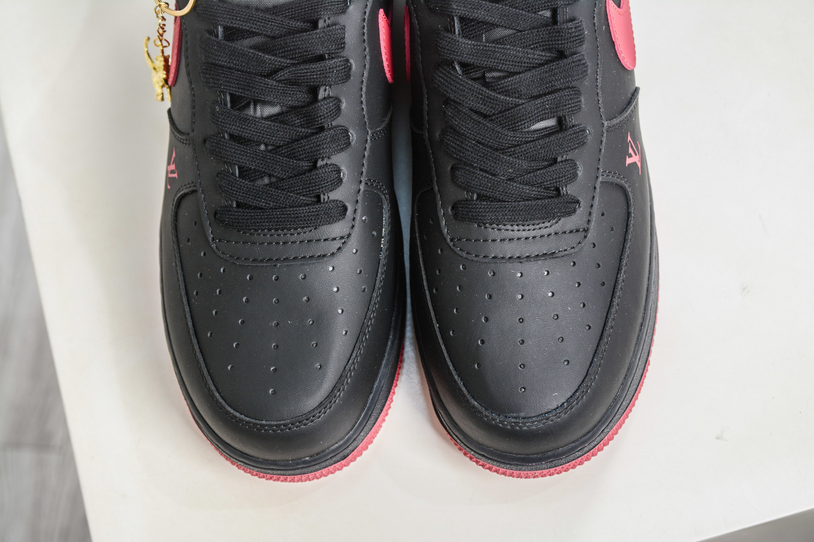 260 Nike Air Force 1 Low 07 x Louis Vuitton LV联名-墨黑玫红 FV3694-102-Chinese UA Cheap High Quatity Brand Clothes Bags handbags Sneakers wholesale wholesaler seller from China Factory suppliers Fashion Clothing Shoes best Quality Beautiful Price 260 Nike Air Force 1 Low 07 x Louis Vuitton LV联名-墨黑玫红 FV3694-102