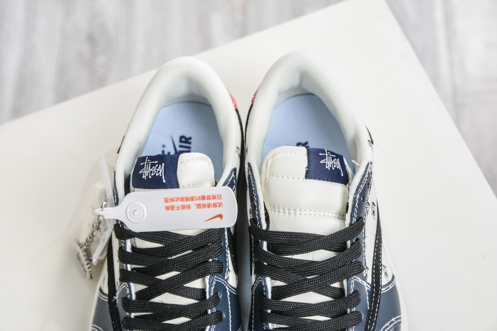 270 TS x Air Jordan x Stussy AJ1 Low 倒钩低帮联名斯图西-白蓝黑 JW1188-170-Chinese UA Cheap High Quatity Brand Clothes Bags handbags Sneakers wholesale wholesaler seller from China Factory suppliers Fashion Clothing Shoes best Quality Beautiful Price 270 TS x Air Jordan x Stussy AJ1 Low 倒钩低帮联名斯图西-白蓝黑 JW1188-170
