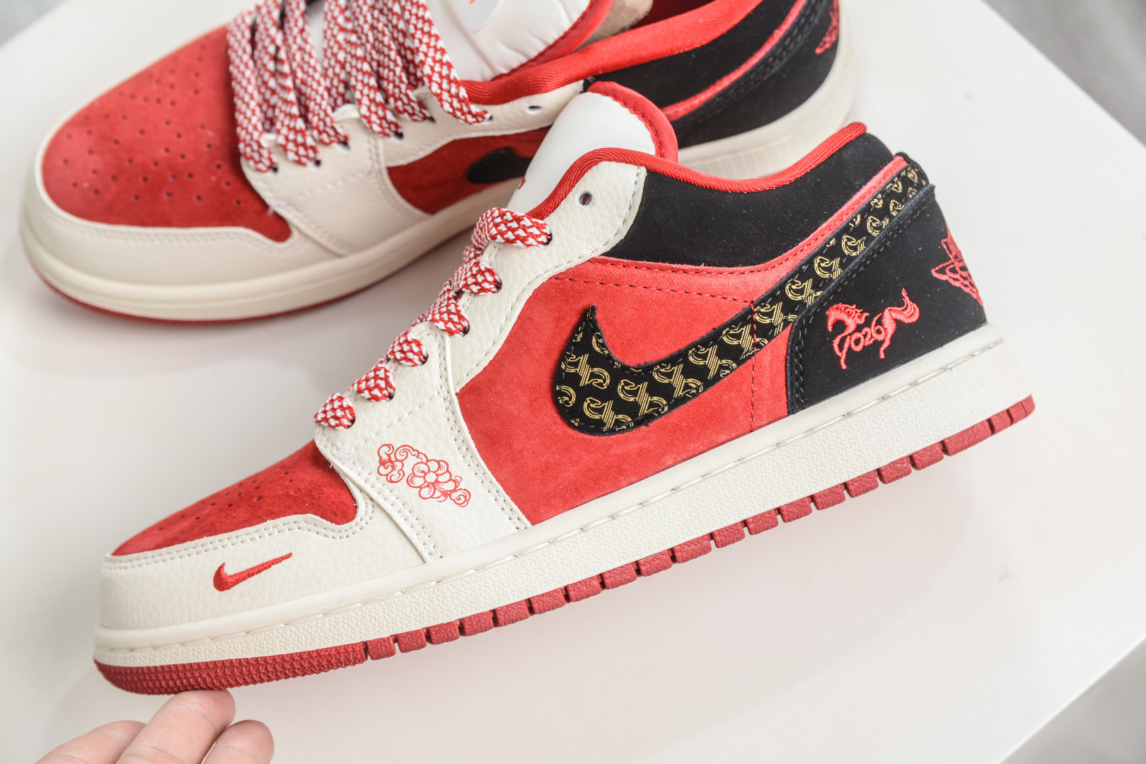 270 Nike Air Jordan 1 Low 马年限定-白红黑 定制配色 LD8888-013-Chinese UA Cheap High Quatity Brand Clothes Bags handbags Sneakers wholesale wholesaler seller from China Factory suppliers Fashion Clothing Shoes best Quality Beautiful Price 270 Nike Air Jordan 1 Low 马年限定-白红黑 定制配色 LD8888-013