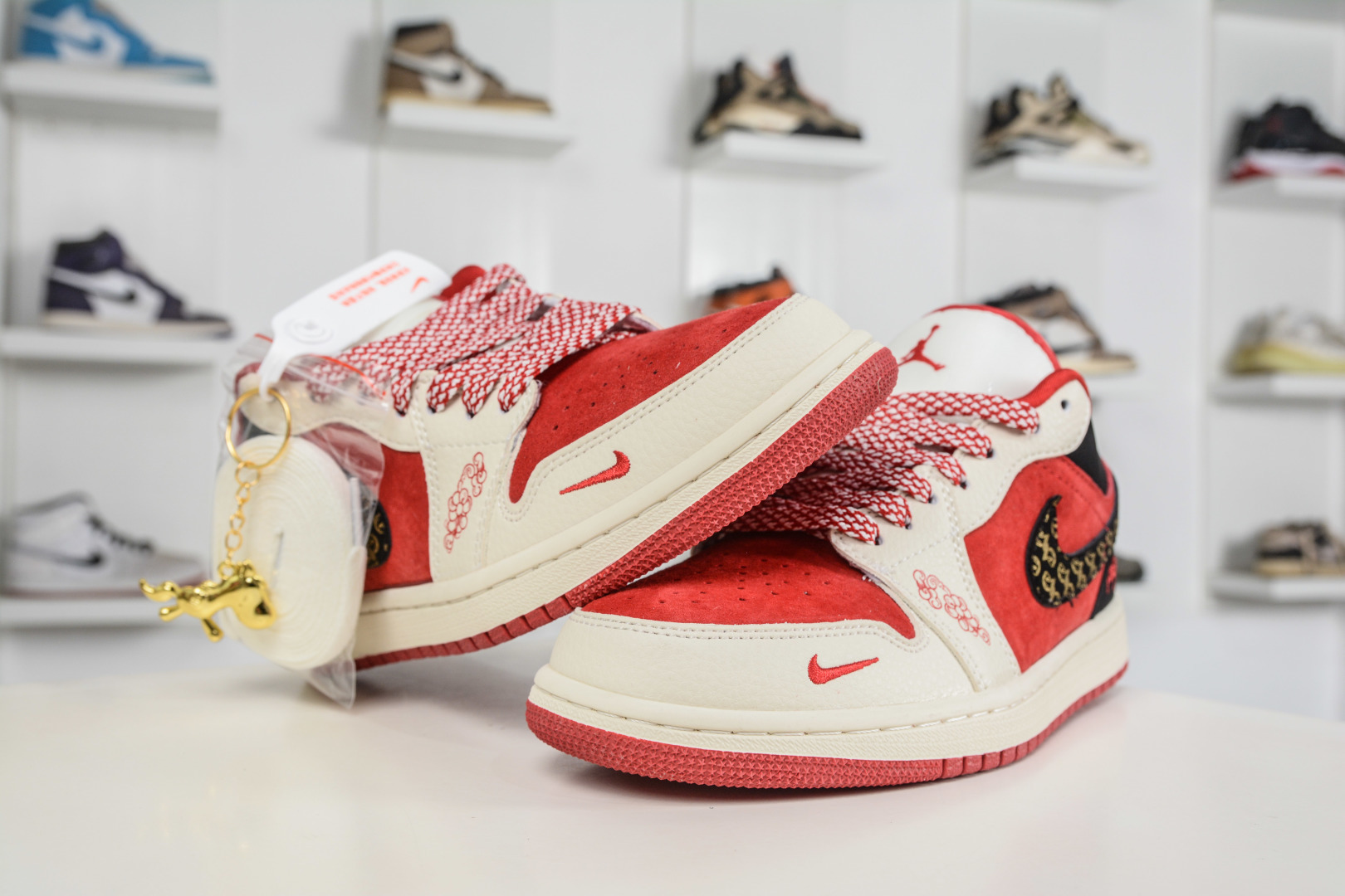 270 Nike Air Jordan 1 Low 马年限定-白红黑 定制配色 LD8888-013-Chinese UA Cheap High Quatity Brand Clothes Bags handbags Sneakers wholesale wholesaler seller from China Factory suppliers Fashion Clothing Shoes best Quality Beautiful Price 270 Nike Air Jordan 1 Low 马年限定-白红黑 定制配色 LD8888-013