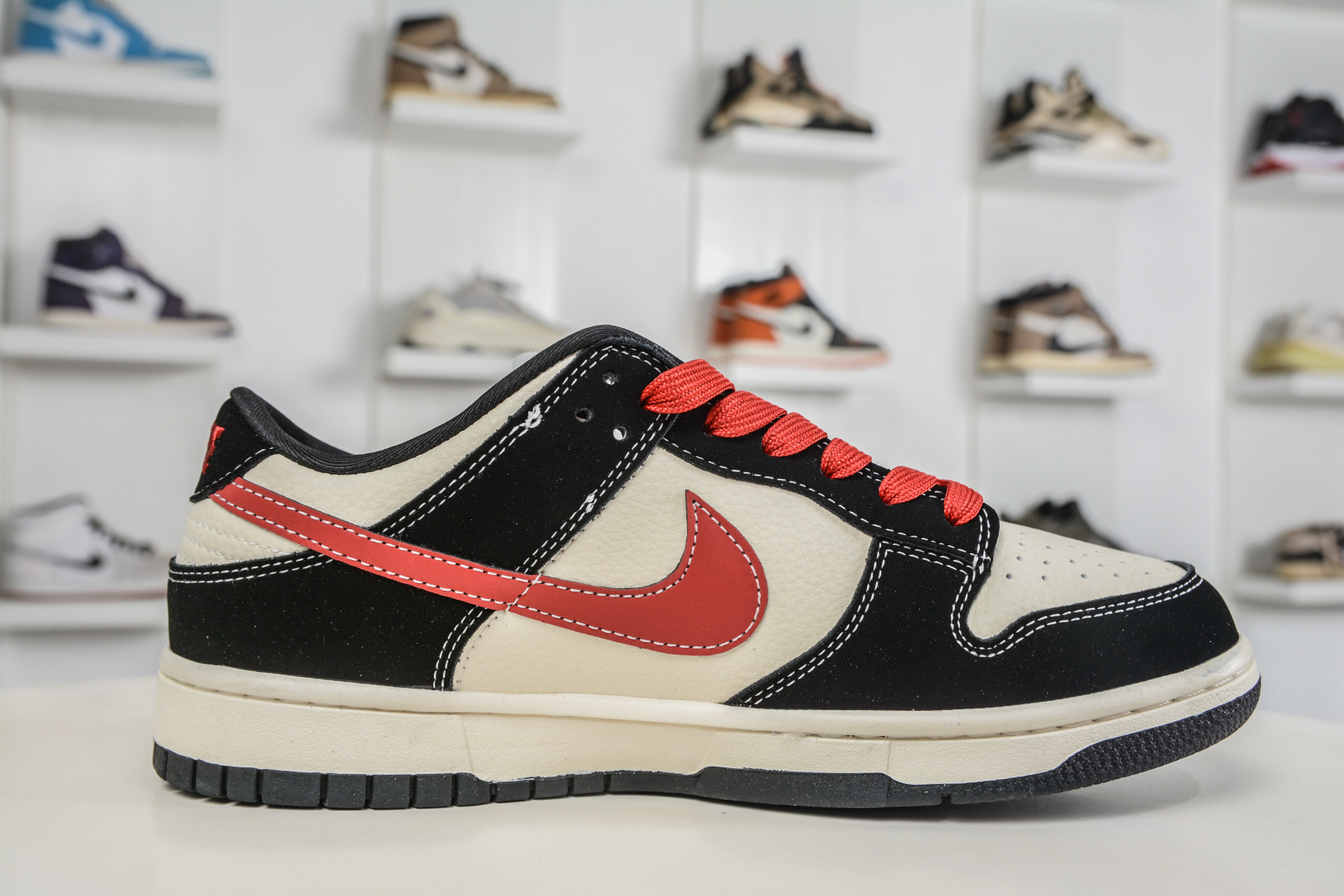 270 Nike SB Dunk Low x Louis Vuitton LV联名-米黑红 SJ8888-006-Chinese UA Cheap High Quatity Brand Clothes Bags handbags Sneakers wholesale wholesaler seller from China Factory suppliers Fashion Clothing Shoes best Quality Beautiful Price 270 Nike SB Dunk Low x Louis Vuitton LV联名-米黑红 SJ8888-006