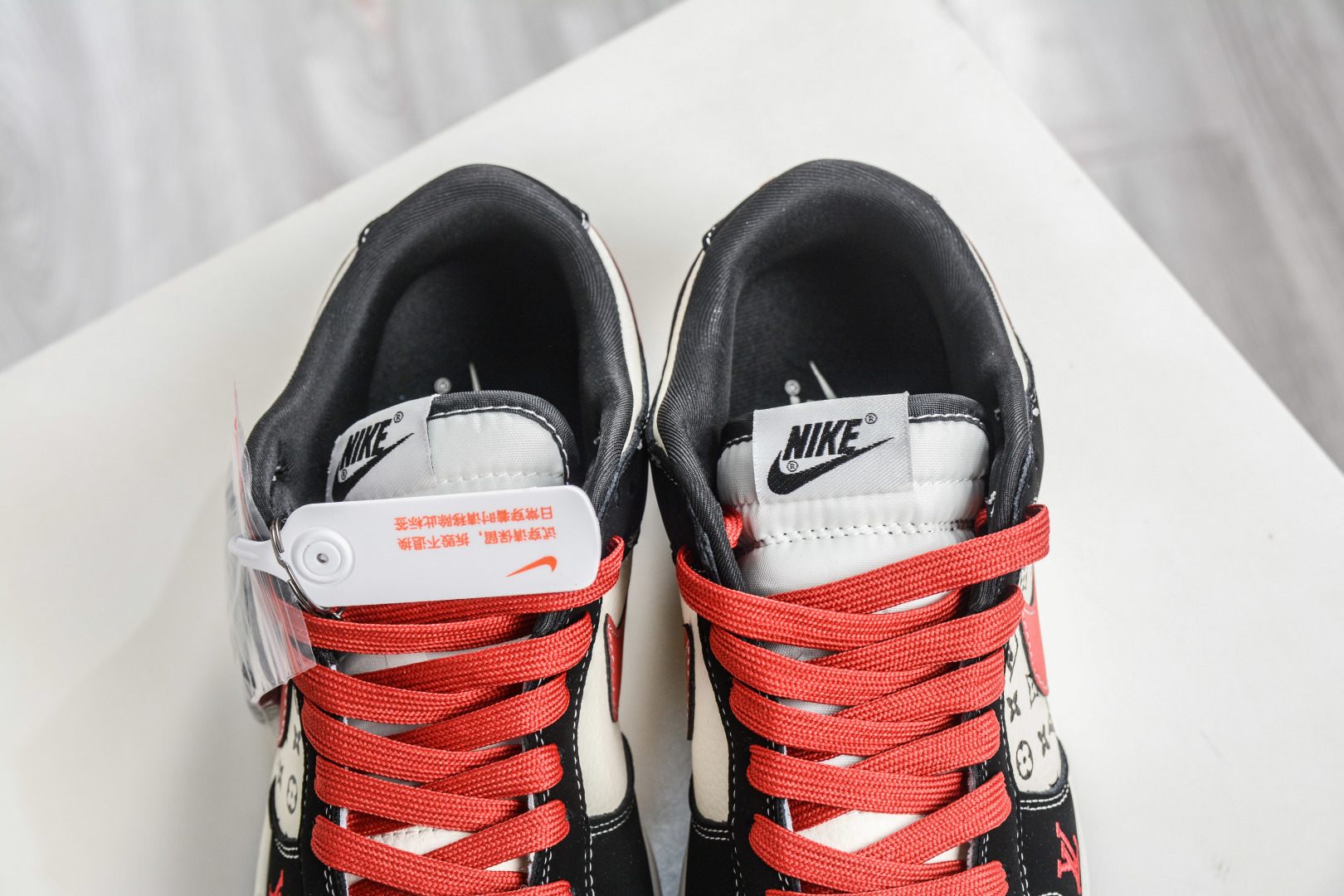 270 Nike SB Dunk Low x Louis Vuitton LV联名-米黑红 SJ8888-006-Chinese UA Cheap High Quatity Brand Clothes Bags handbags Sneakers wholesale wholesaler seller from China Factory suppliers Fashion Clothing Shoes best Quality Beautiful Price 270 Nike SB Dunk Low x Louis Vuitton LV联名-米黑红 SJ8888-006