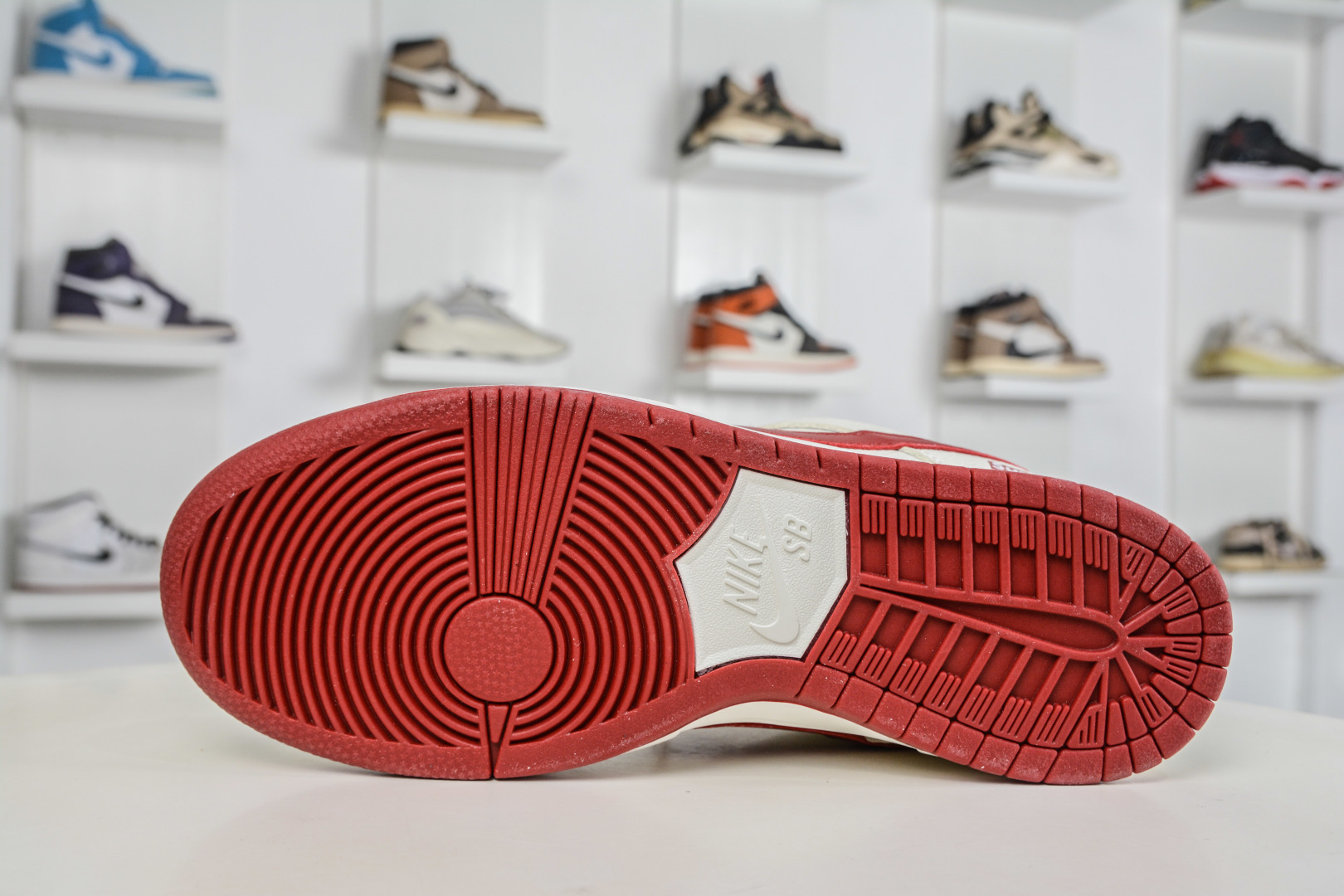 270 Nike SB Dunk Low x Superme SUP联名-白红 AJ6817-004-Chinese UA Cheap High Quatity Brand Clothes Bags handbags Sneakers wholesale wholesaler seller from China Factory suppliers Fashion Clothing Shoes best Quality Beautiful Price 270 Nike SB Dunk Low x Superme SUP联名-白红 AJ6817-004