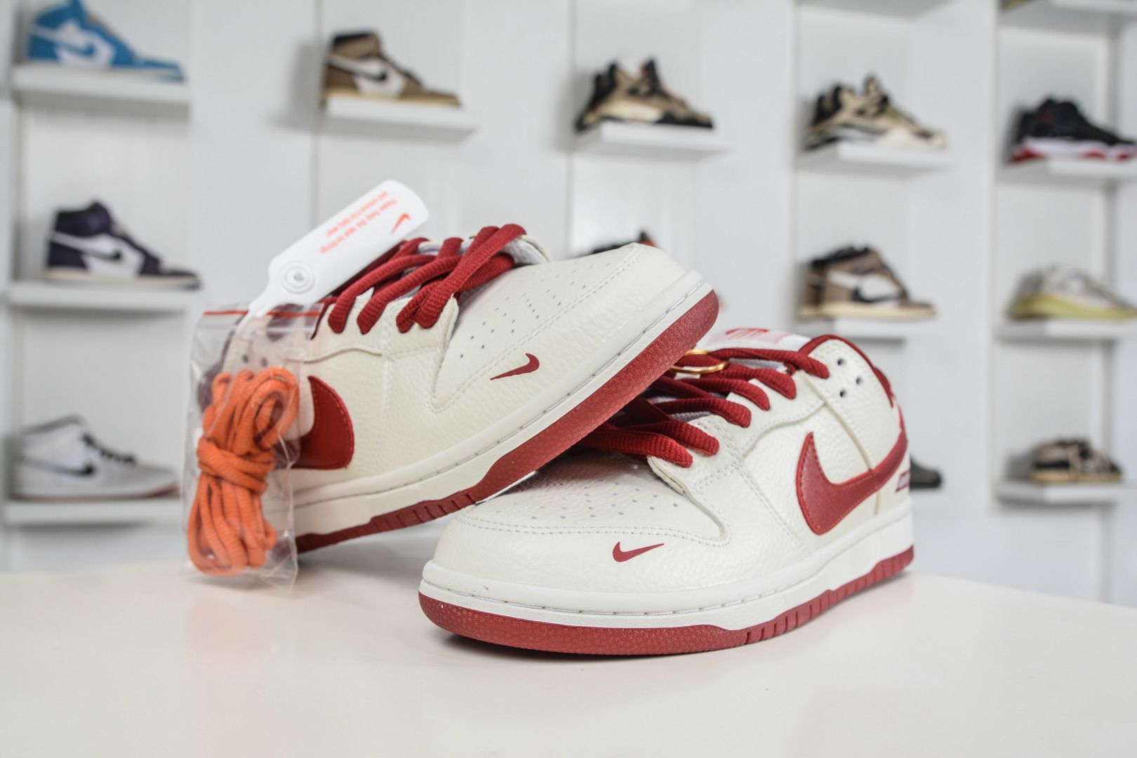 270 Nike SB Dunk Low x Superme SUP联名-白红 AJ6817-004-Chinese UA Cheap High Quatity Brand Clothes Bags handbags Sneakers wholesale wholesaler seller from China Factory suppliers Fashion Clothing Shoes best Quality Beautiful Price 270 Nike SB Dunk Low x Superme SUP联名-白红 AJ6817-004