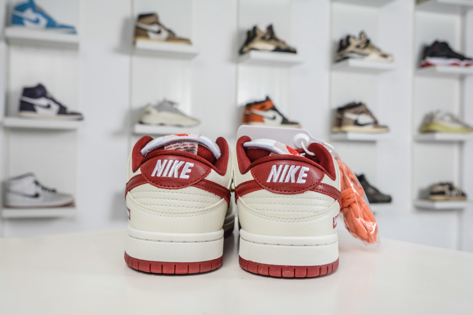 270 Nike SB Dunk Low x Superme SUP联名-白红 AJ6817-004-Chinese UA Cheap High Quatity Brand Clothes Bags handbags Sneakers wholesale wholesaler seller from China Factory suppliers Fashion Clothing Shoes best Quality Beautiful Price 270 Nike SB Dunk Low x Superme SUP联名-白红 AJ6817-004