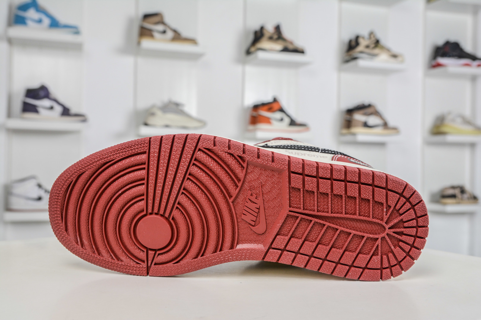 270 Air Jordan 1 Retro Low x Supreme SUP联名-米白酒红黑勾 QJ1988-008