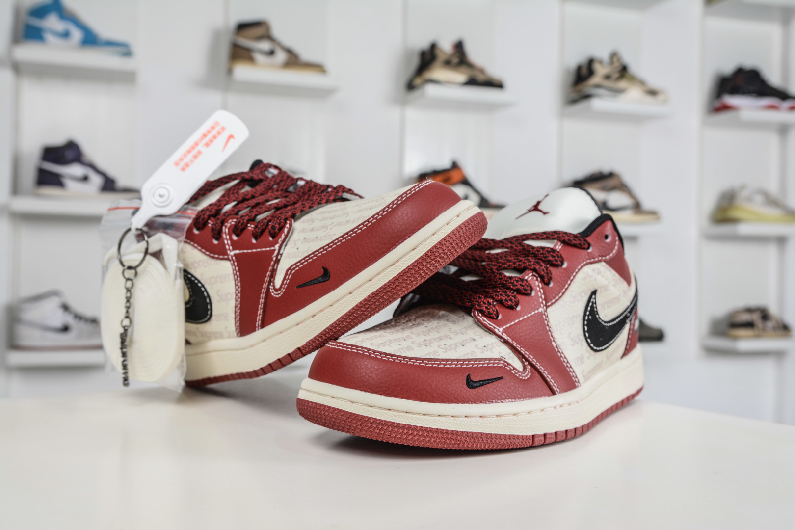 270 Air Jordan 1 Retro Low x Supreme SUP联名-米白酒红黑勾 QJ1988-008