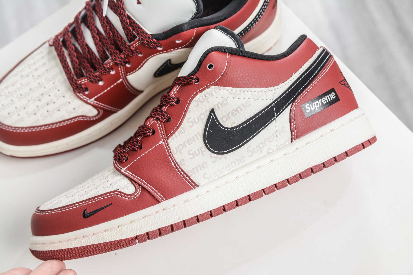 270 Air Jordan 1 Retro Low x Supreme SUP联名-米白酒红黑勾 QJ1988-008