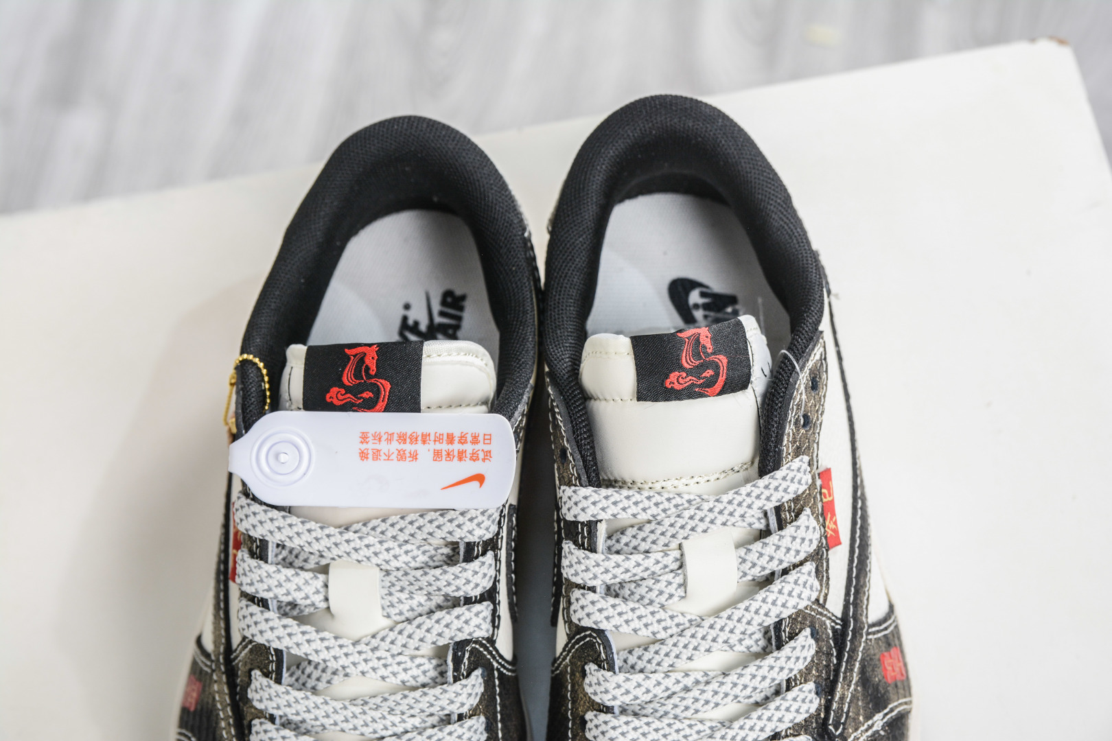 270 TS x Nike Air Jordan 1 Low 马年限定联名 白黑金蛇纹 YX5066-C09