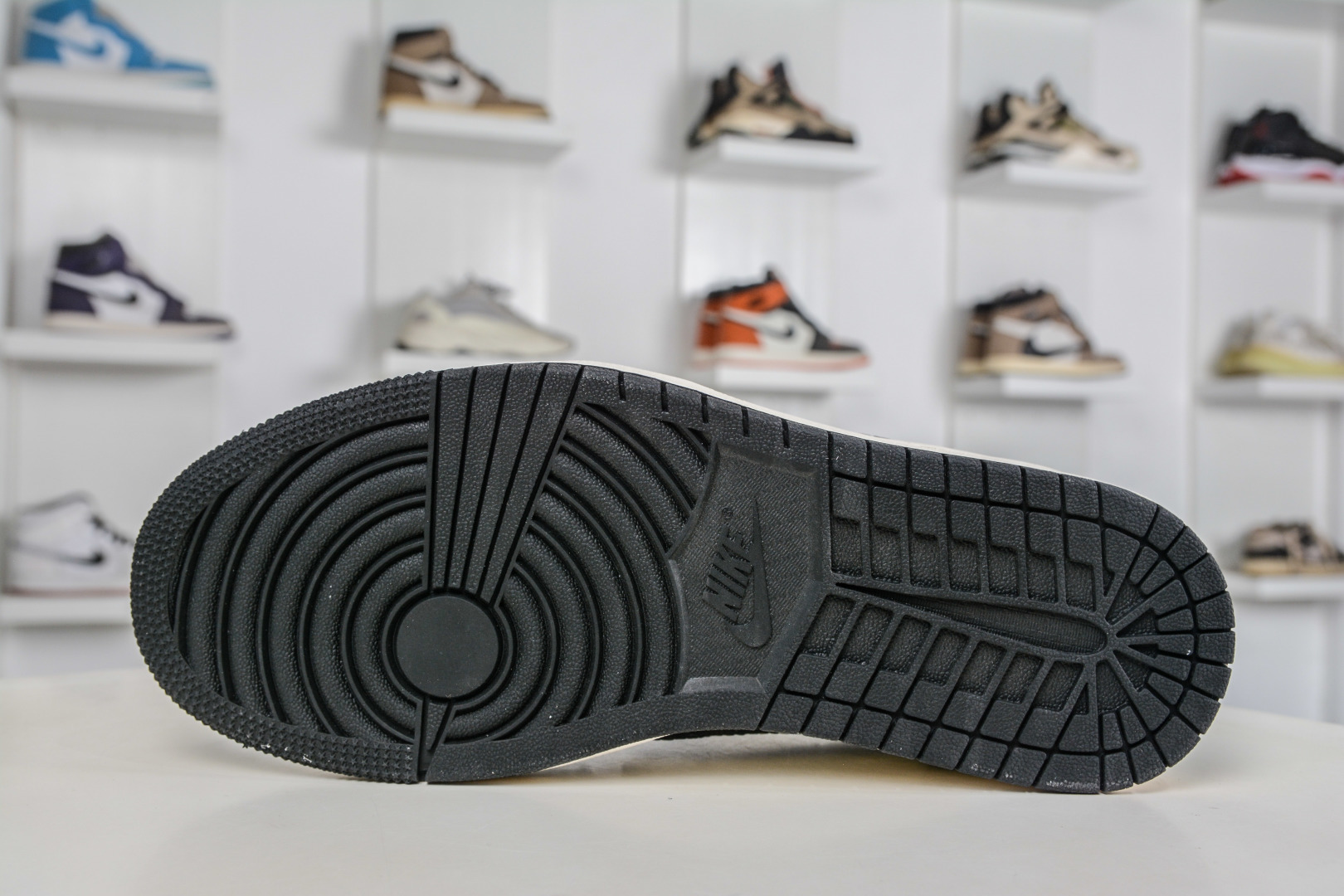 270 TS x Nike Air Jordan 1 Low 马年限定联名 白黑金蛇纹 YX5066-C09