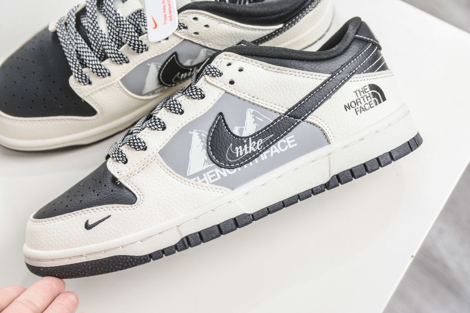 270 Nike SB Dunk Low x The North Face 北面联名-米灰黑 DS6608-023-Chinese UA Cheap High Quatity Brand Clothes Bags handbags Sneakers wholesale wholesaler seller from China Factory suppliers Fashion Clothing Shoes best Quality Beautiful Price 270 Nike SB Dunk Low x The North Face 北面联名-米灰黑 DS6608-023