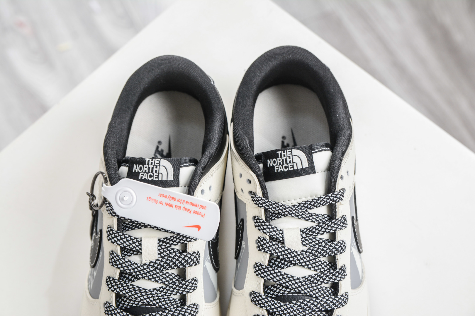 270 Nike SB Dunk Low x The North Face 北面联名-米灰黑 DS6608-023-Chinese UA Cheap High Quatity Brand Clothes Bags handbags Sneakers wholesale wholesaler seller from China Factory suppliers Fashion Clothing Shoes best Quality Beautiful Price 270 Nike SB Dunk Low x The North Face 北面联名-米灰黑 DS6608-023