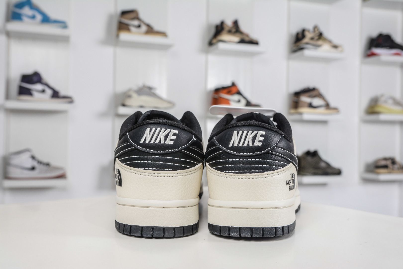 270 Nike SB Dunk Low x The North Face 北面联名-米灰黑 DS6608-023-Chinese UA Cheap High Quatity Brand Clothes Bags handbags Sneakers wholesale wholesaler seller from China Factory suppliers Fashion Clothing Shoes best Quality Beautiful Price 270 Nike SB Dunk Low x The North Face 北面联名-米灰黑 DS6608-023