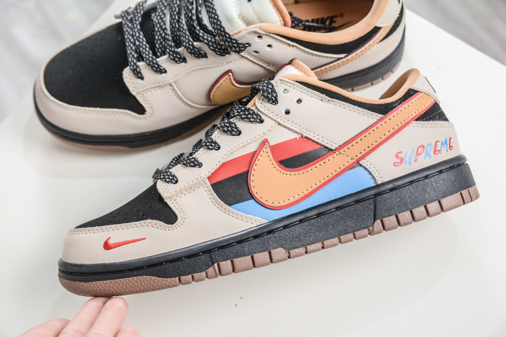 270 Nike SB Dunk Low x Superme SUP联名-创意彩虹拼接 SJ8888-008-Chinese UA Cheap High Quatity Brand Clothes Bags handbags Sneakers wholesale wholesaler seller from China Factory suppliers Fashion Clothing Shoes best Quality Beautiful Price 270 Nike SB Dunk Low x Superme SUP联名-创意彩虹拼接 SJ8888-008