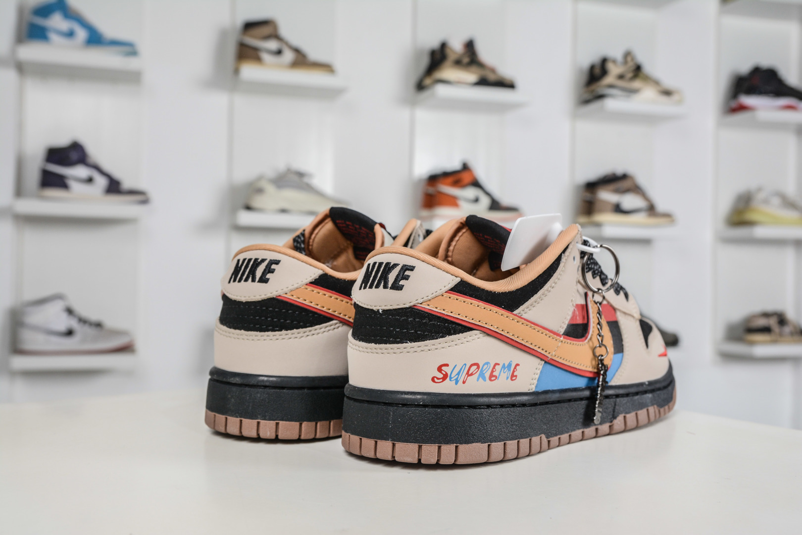270 Nike SB Dunk Low x Superme SUP联名-创意彩虹拼接 SJ8888-008-Chinese UA Cheap High Quatity Brand Clothes Bags handbags Sneakers wholesale wholesaler seller from China Factory suppliers Fashion Clothing Shoes best Quality Beautiful Price 270 Nike SB Dunk Low x Superme SUP联名-创意彩虹拼接 SJ8888-008