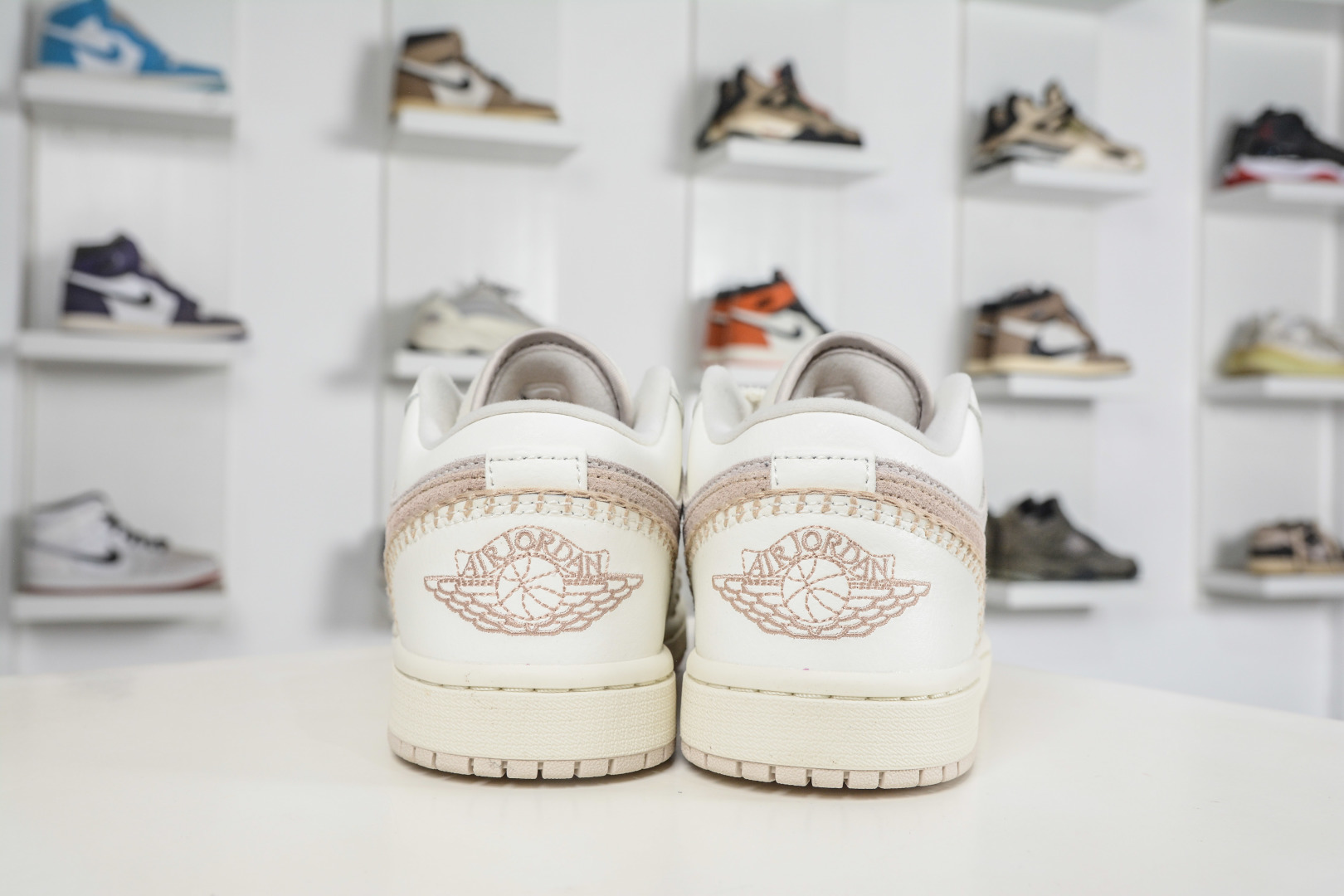 220 DTAir Jordan AJ1 Low 低帮 缝线奶杏白 HV4268-120-Chinese UA Cheap High Quatity Brand Clothes Bags handbags Sneakers wholesale wholesaler seller from China Factory suppliers Fashion Clothing Shoes best Quality Beautiful Price 220 DTAir Jordan AJ1 Low 低帮 缝线奶杏白 HV4268-120