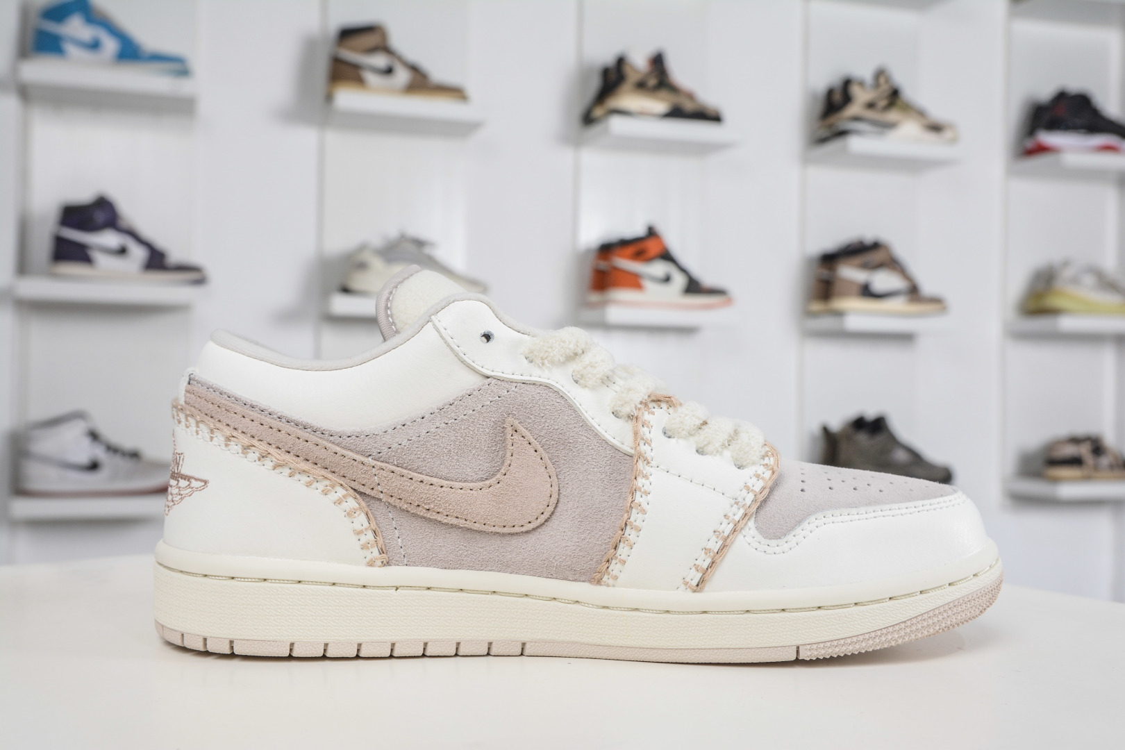 220 DTAir Jordan AJ1 Low 低帮 缝线奶杏白 HV4268-120-Chinese UA Cheap High Quatity Brand Clothes Bags handbags Sneakers wholesale wholesaler seller from China Factory suppliers Fashion Clothing Shoes best Quality Beautiful Price 220 DTAir Jordan AJ1 Low 低帮 缝线奶杏白 HV4268-120